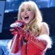 Sabrina Carpenter's 'Taste' sweeps the singles chart for sixth week.