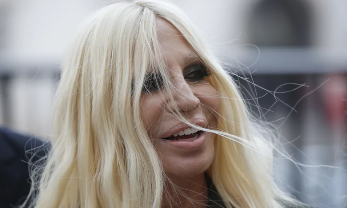 Donatella Versace’s Stunning Transformation: A Look Back at Her Evolving Beauty Journey